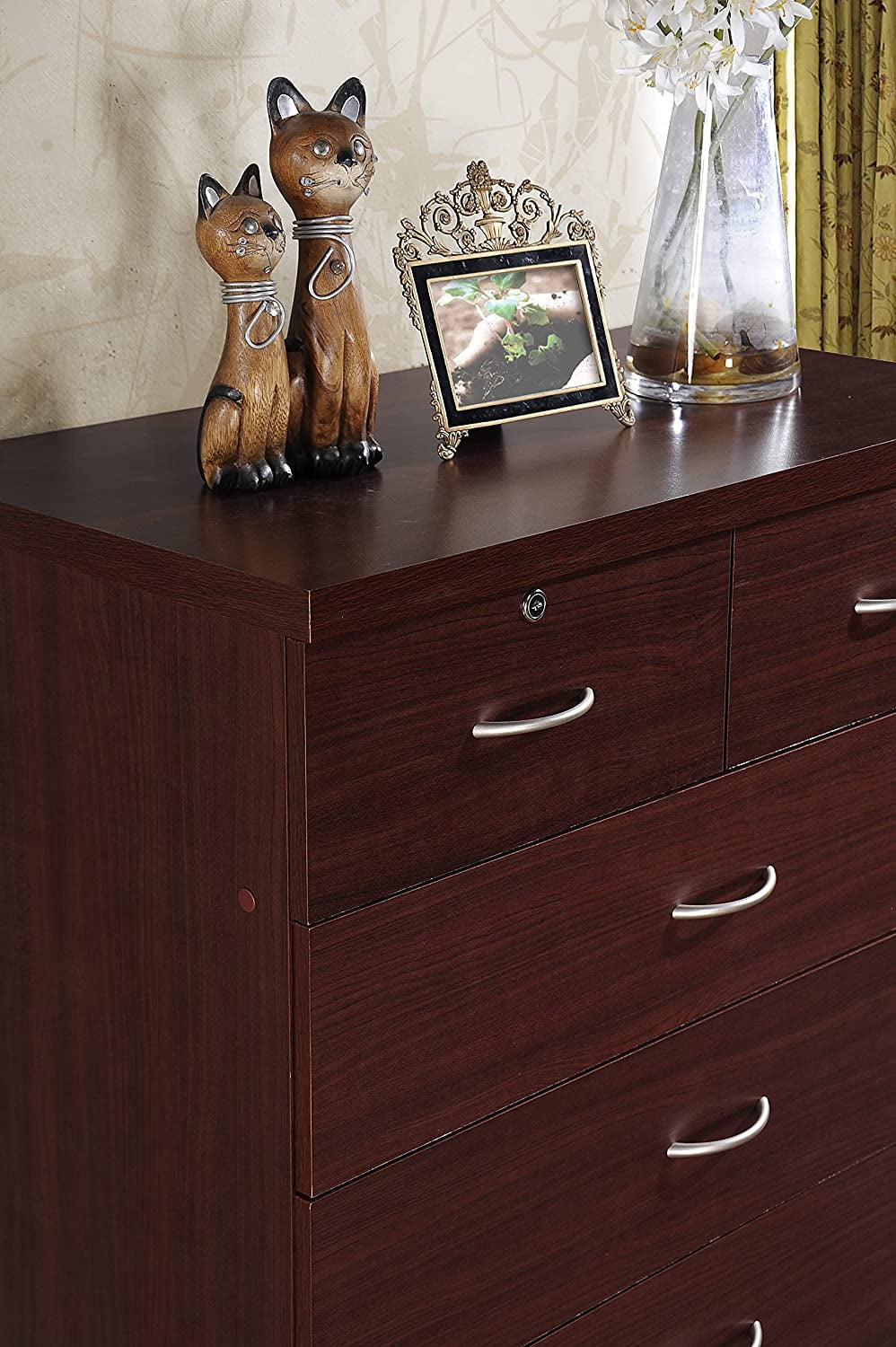 7 Drawer Wood Dresser for Bedroom, 31.5 Inch Wide Chest of Drawers,